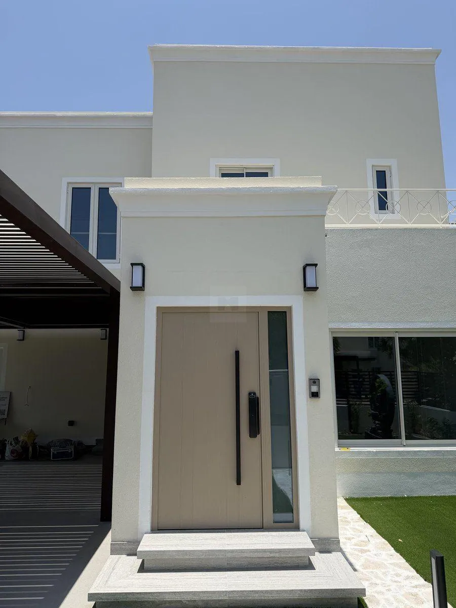 Installed entrance, Dubai villa